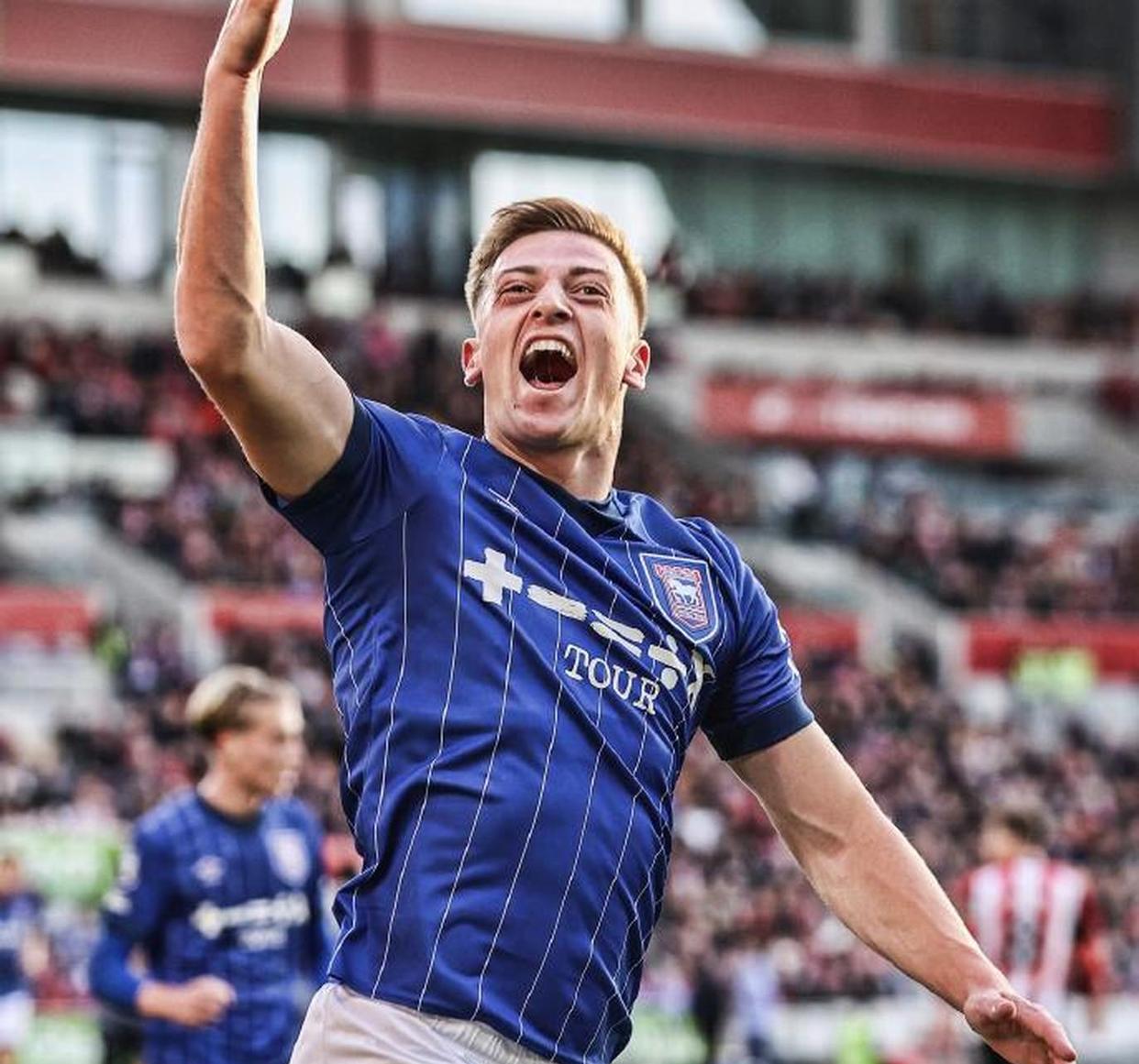 包含西亚卡姆新星败北表现突出，切尔西前途光明！的词条